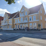 Clausens Udenfor