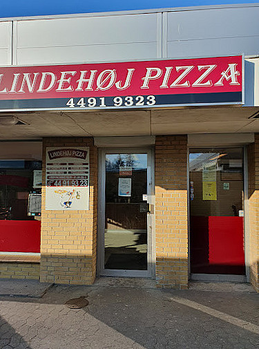 Lindehoej Pizzaria Udenfor