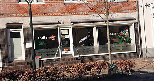 Indian Hot Udenfor