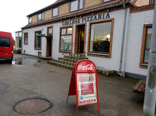 Goerloese Pizza And Snack Udenfor