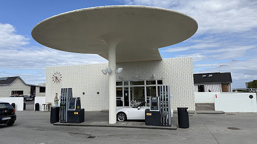 Olivers Garage Udenfor