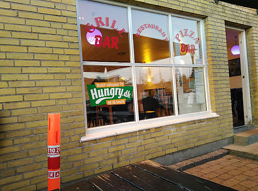 Pizza Special Marielyst Udenfor