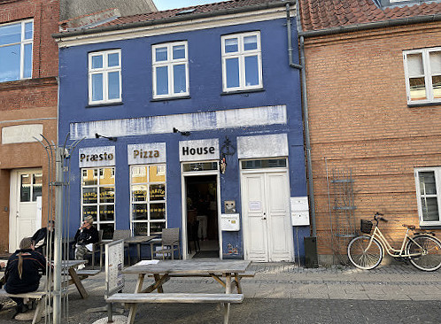 Praestoe Pizza House Udenfor