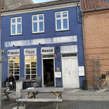 Praestoe Pizza House Udenfor