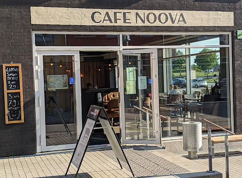 Cafe Noova Udenfor