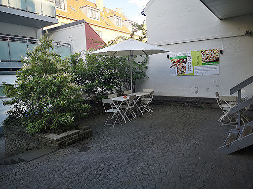 Pizzaria Burgerhouse Udenfor