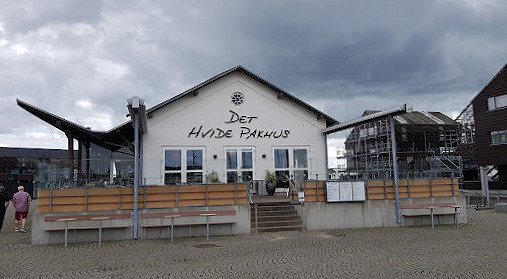 Det Hvide Pakhus Udenfor