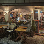 Papas Pizzeria Udenfor