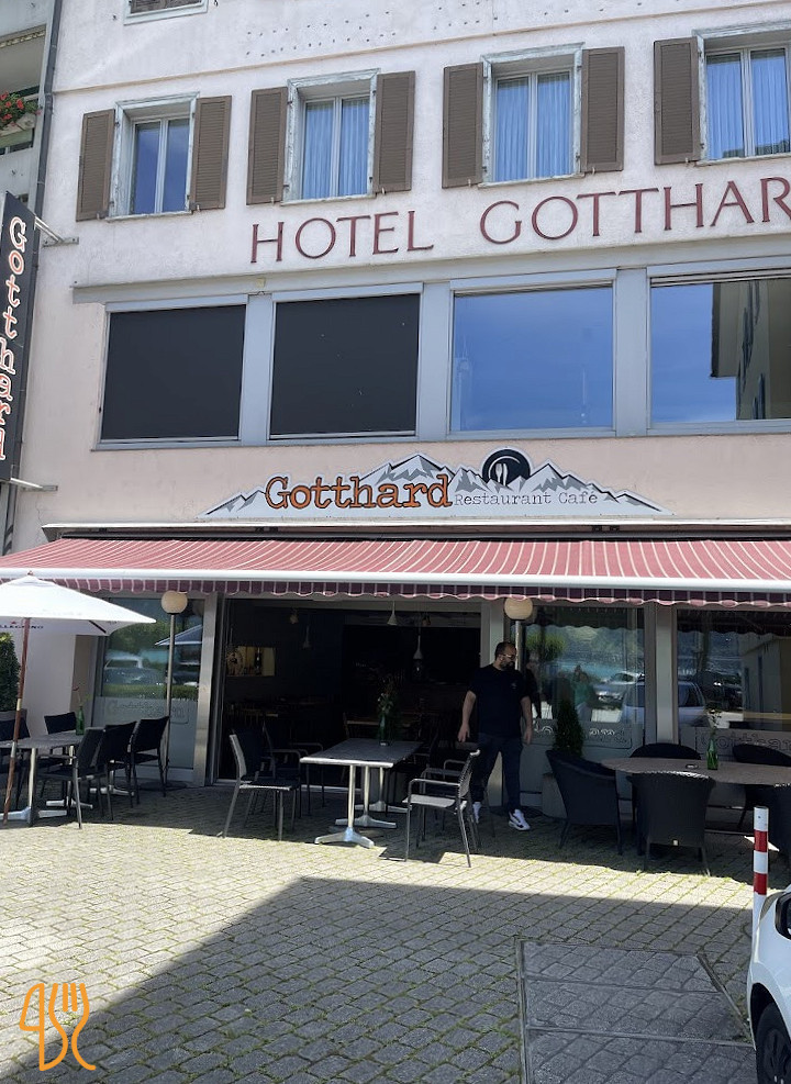 Stefanos Pizzabar Ouroegade Udenfor
