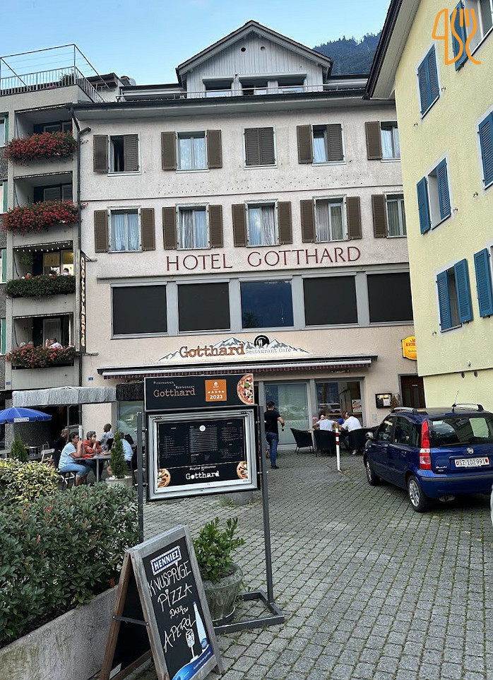 Stefanos Pizzabar Ouroegade Udenfor