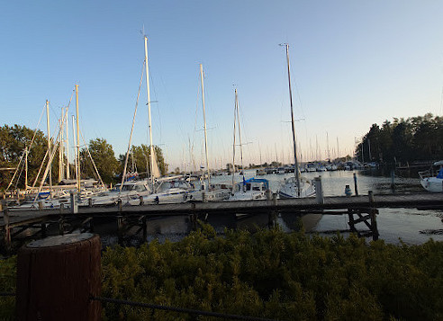 Krabben, Udenfor