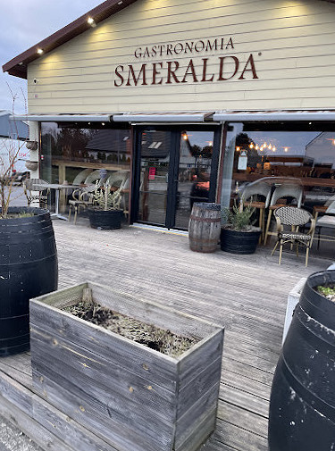 Gastronomia Smeralda Udenfor