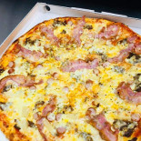Luxus Pizza Og Gril Mad