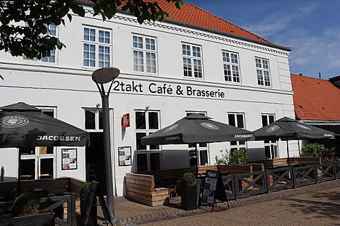 2takt Cafe Brasserie Udenfor
