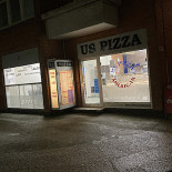 Us Pizza Udenfor