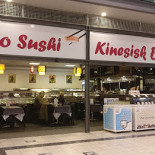 Tokyo Running Sushi Storcenter Udenfor