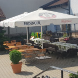 Milan Pizza Udenfor