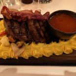 Cassandre Bistro Mad
