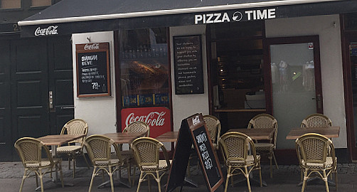 Pizza Time Udenfor