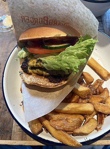 Backyardburger Mad
