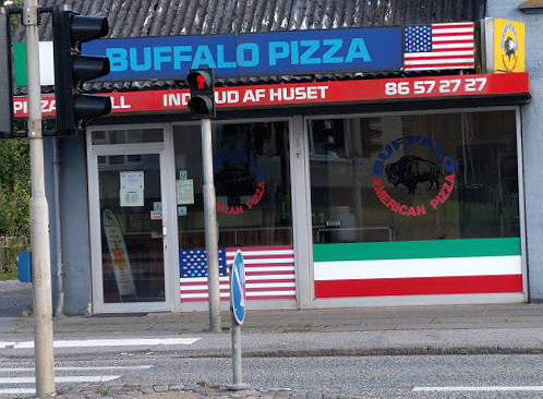 Buffalo American Pizza Udenfor