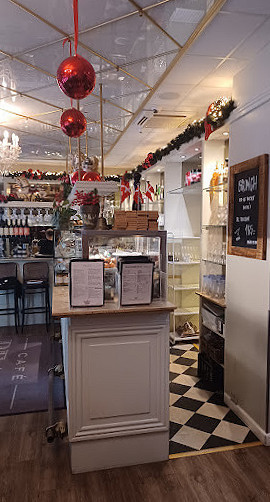 Cafe Peace Udenfor