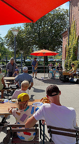 Humlebæk Hallens Cafe Udenfor