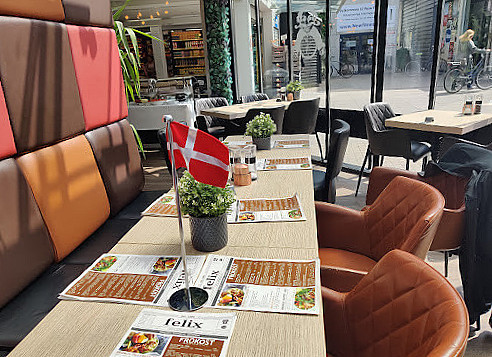 Cafe Felix Udenfor
