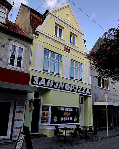 Sahin Udenfor