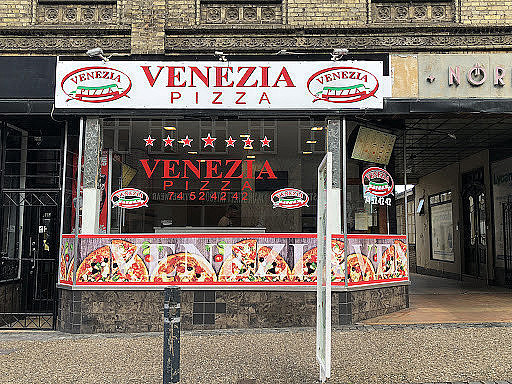 Pizza Venezia Udenfor