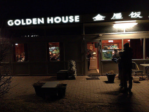 Golden House Udenfor