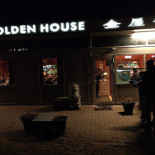 Golden House Udenfor