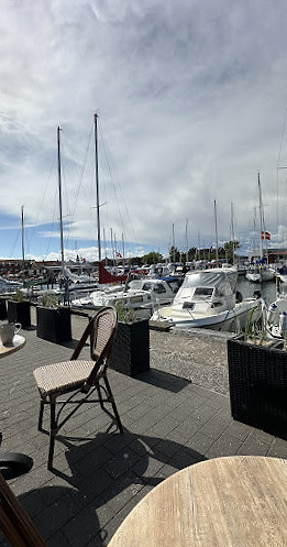 Havnens Café Isbar Udenfor