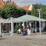Poelsepaladset Udenfor