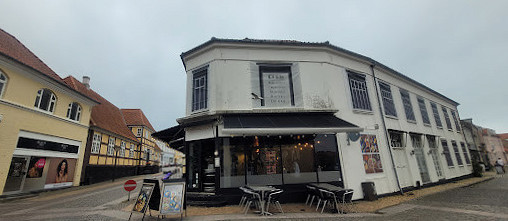 Efes Pizzaria Og Udenfor