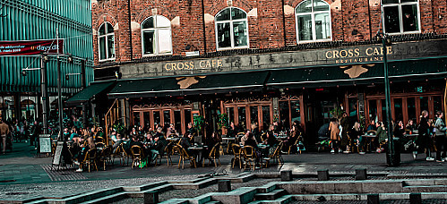 Cross Cafe Udenfor
