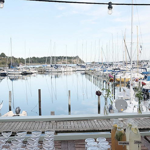 Lynaes Fiskehus, Roegeri Og Deli Udenfor