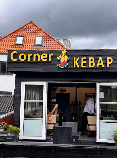 Corner Sandwich Og Kebab Udenfor