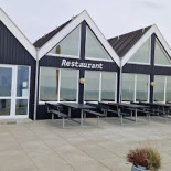 Gyldendal Havn Cafe Og Udenfor