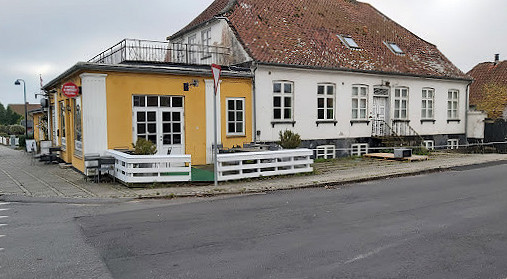 Hyggehjoernets Pizzacafe Udenfor