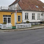 Hyggehjoernets Pizzacafe Udenfor