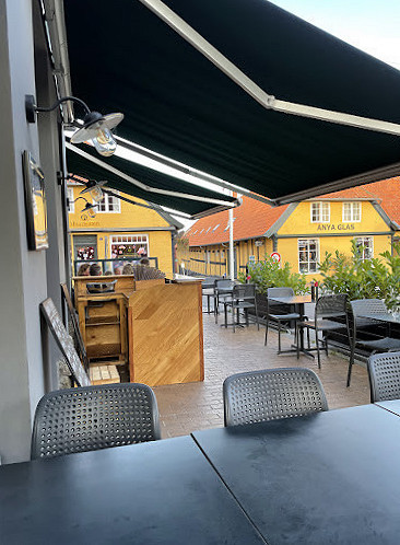 Vinøst Udenfor