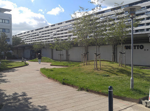 Aakanden Udenfor