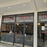Rebaek Pizza Udenfor