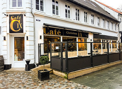 Cafe Christian Ix Udenfor