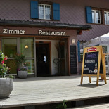 Hviding Pizzeria Udenfor