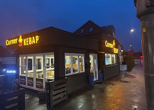 Corner Sandwich Og Kebab Udenfor