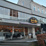 Dhoom Dhaba Udenfor