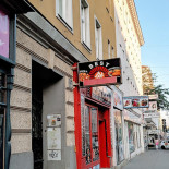 100% Sushi Udenfor