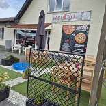 Pips Pizza Udenfor